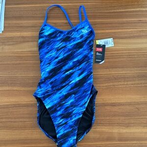 NWT TYR Vitric diamond fit  One-Piece Swimsuit sz women’s 32